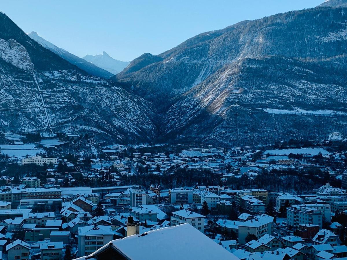 schone wohnung in sierre Exterior foto